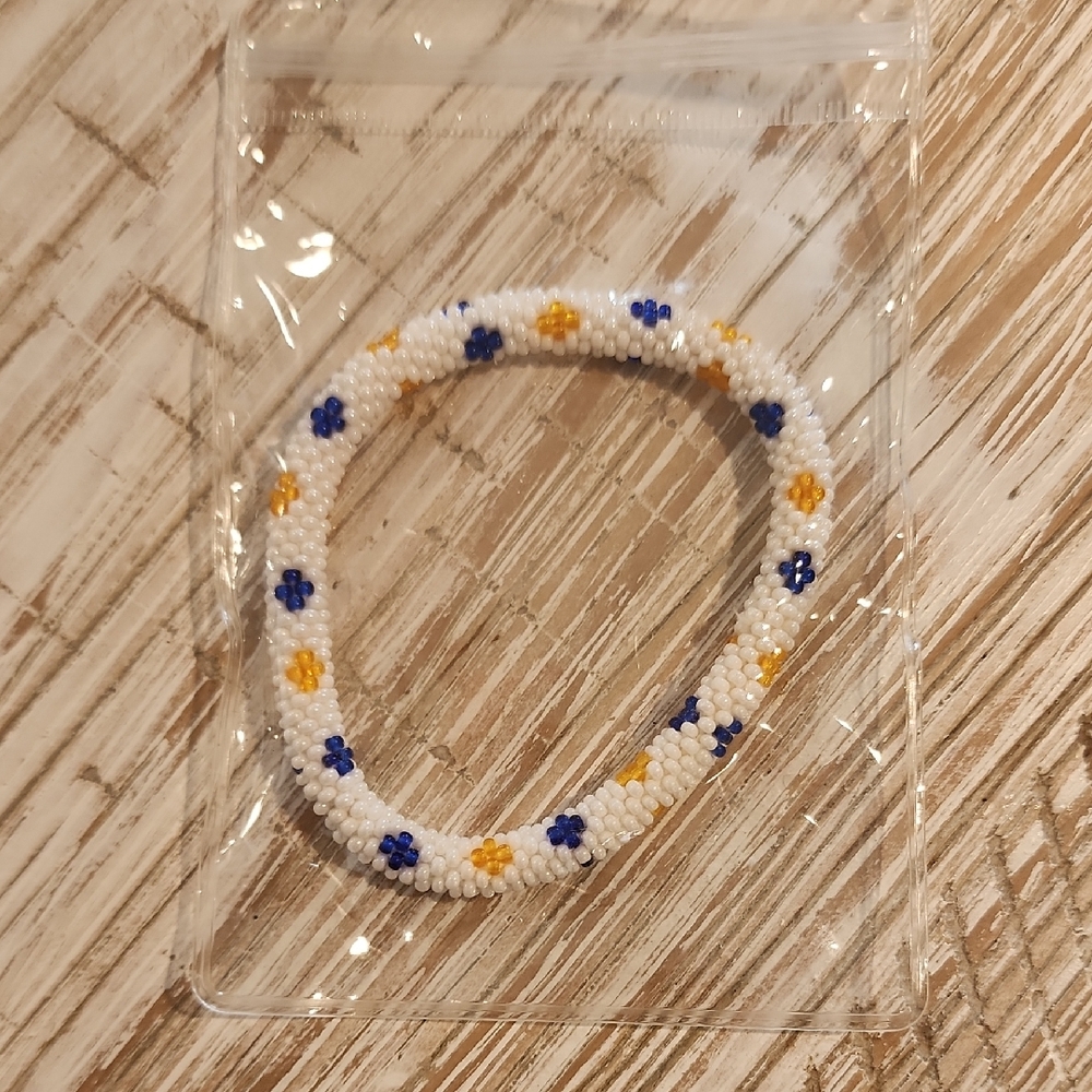 5/$25 Beaded Daisy Stretch Bracelet - White, Blue & Yellow